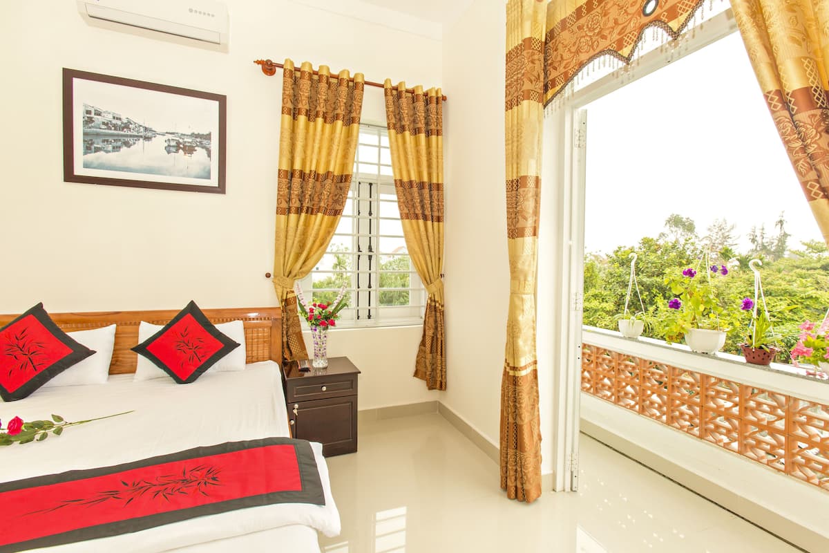 Superior Room | Living room | Flat-screen TV