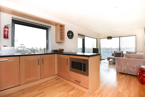 Fenwick Chambers - By Week2Week