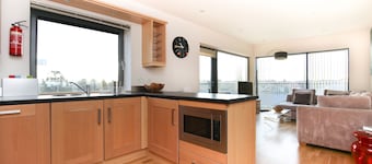 Fenwick Chambers - By Week2Week