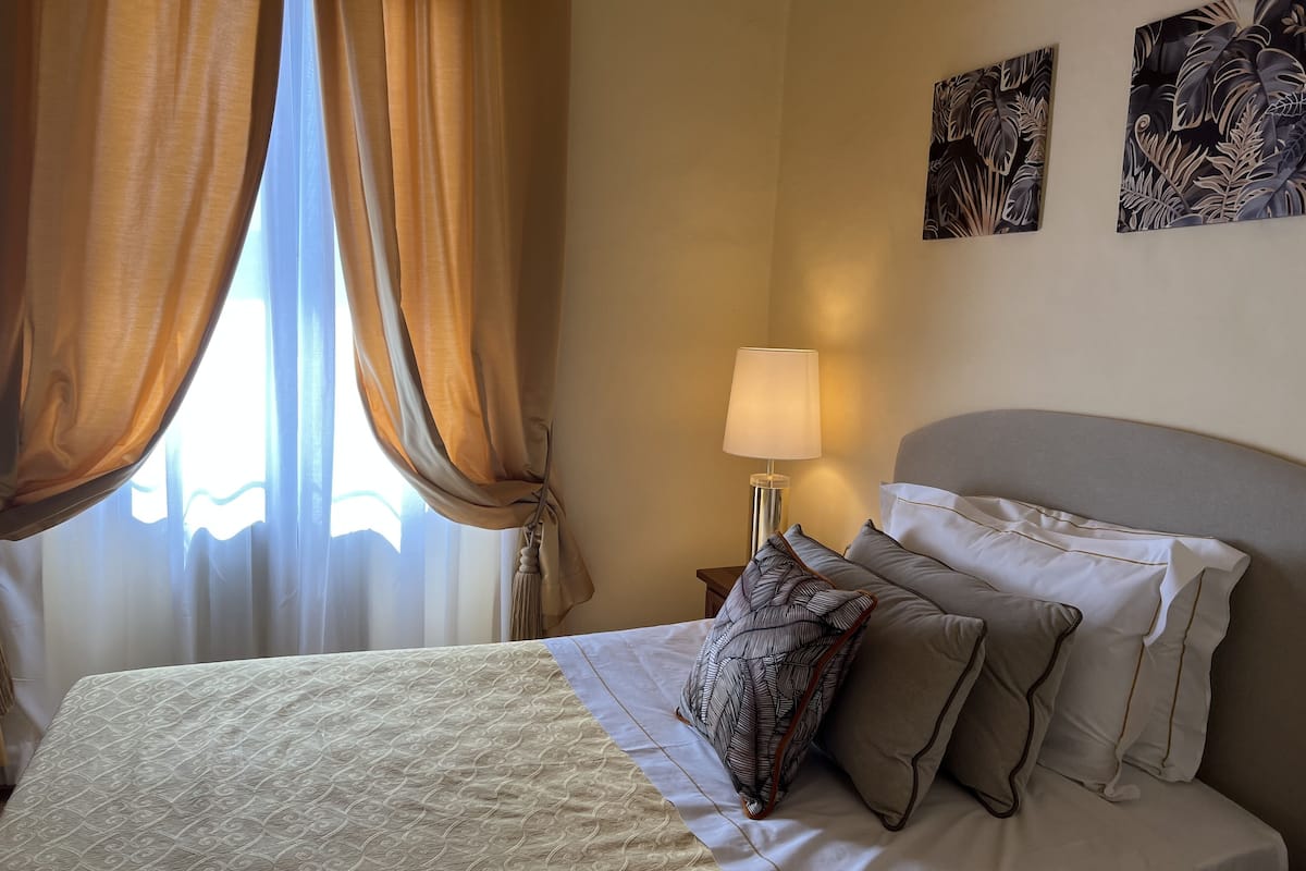 Romantic Single Room (Panoramic view) | 1 bedroom, in-room safe, desk, laptop workspace