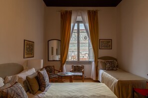 Deluxe Triple Room (Duomo View) | In-room safe, desk, laptop workspace, soundproofing - Hotel Villani (Florence)