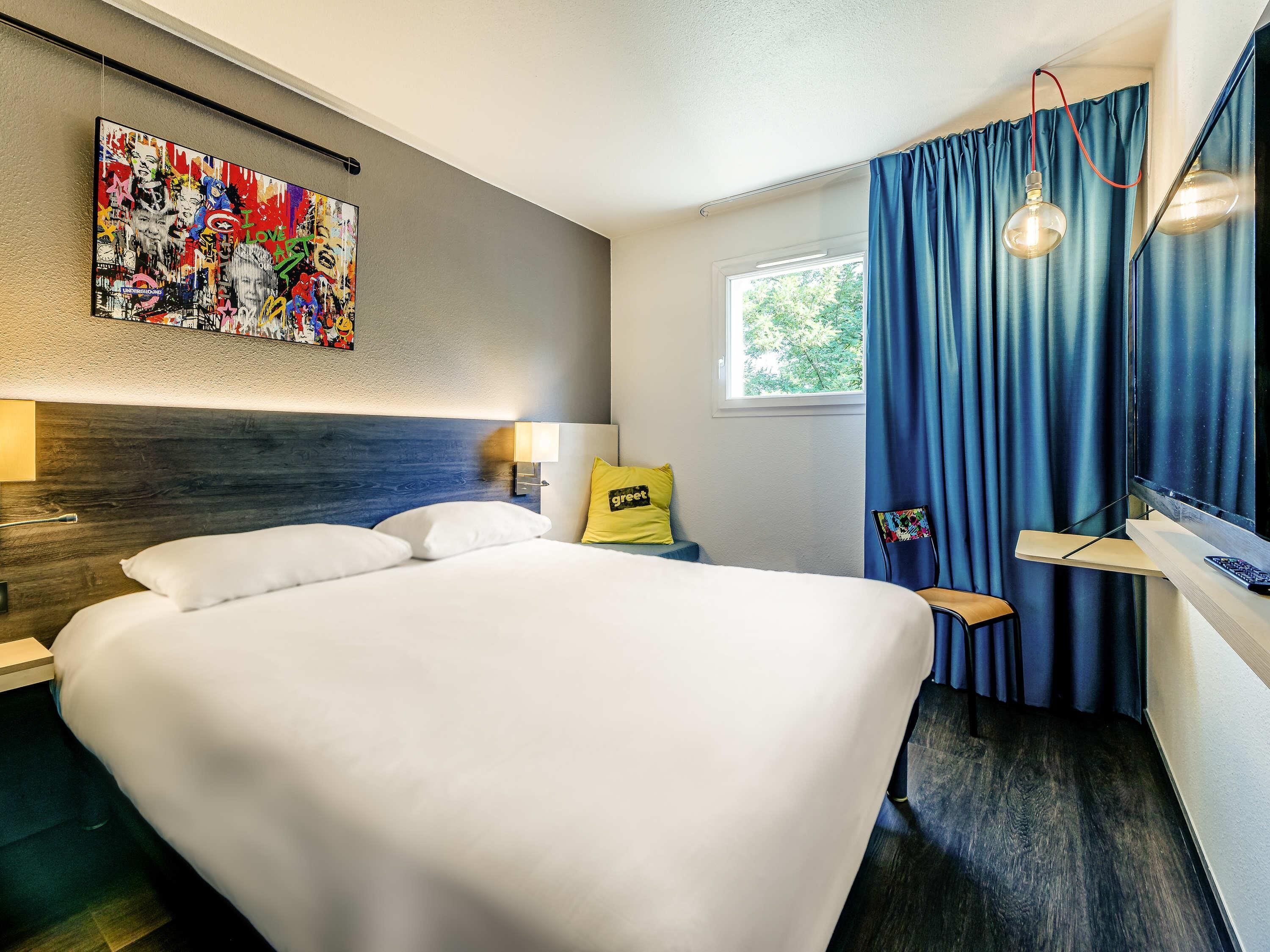 Room, 1 Double Bed | Pillowtop beds, desk, soundproofing, free WiFi