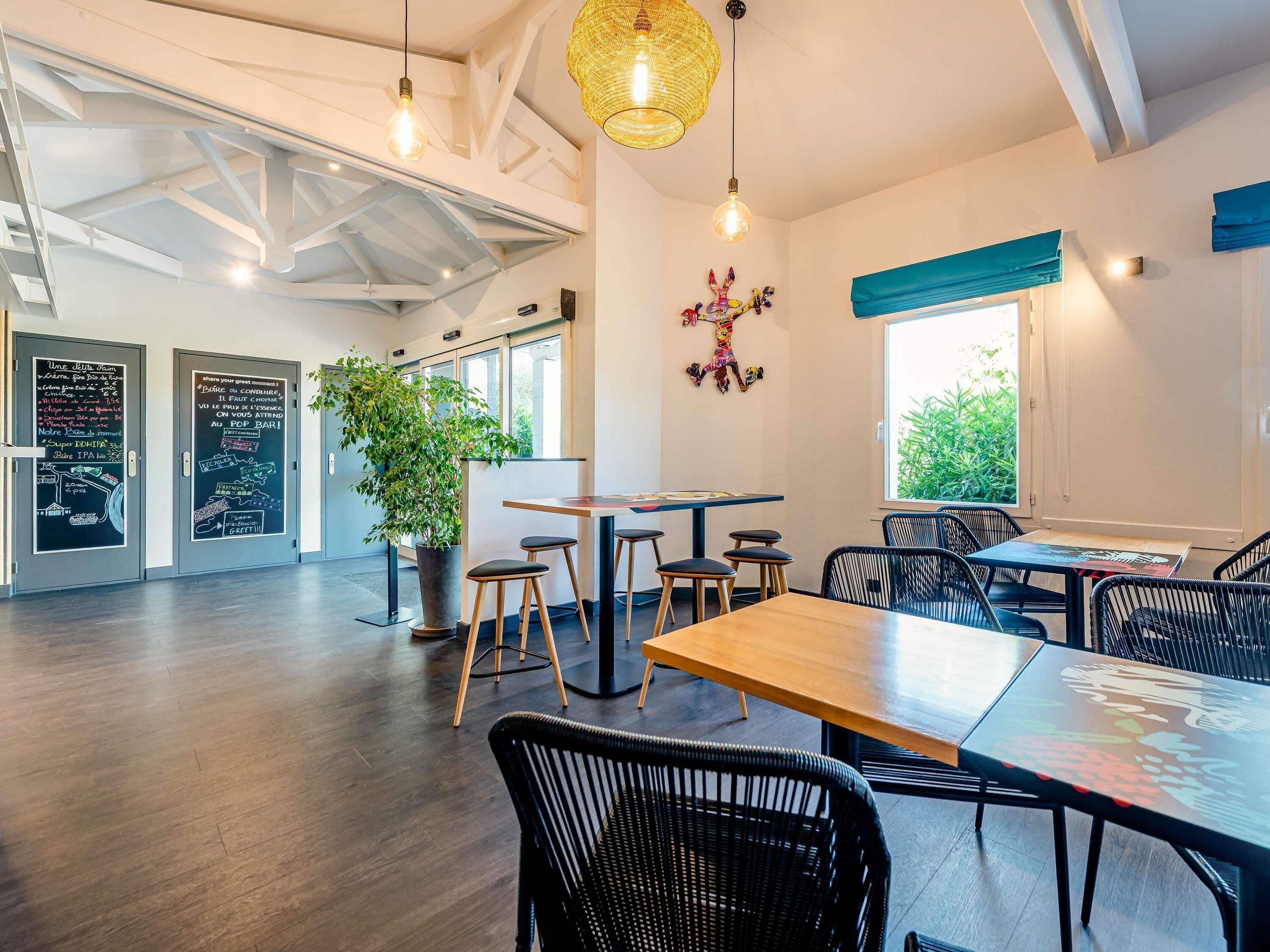 Daily buffet breakfast (EUR 11 per person)