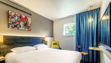 Room, 1 Double Bed | Pillowtop beds, desk, soundproofing, free WiFi