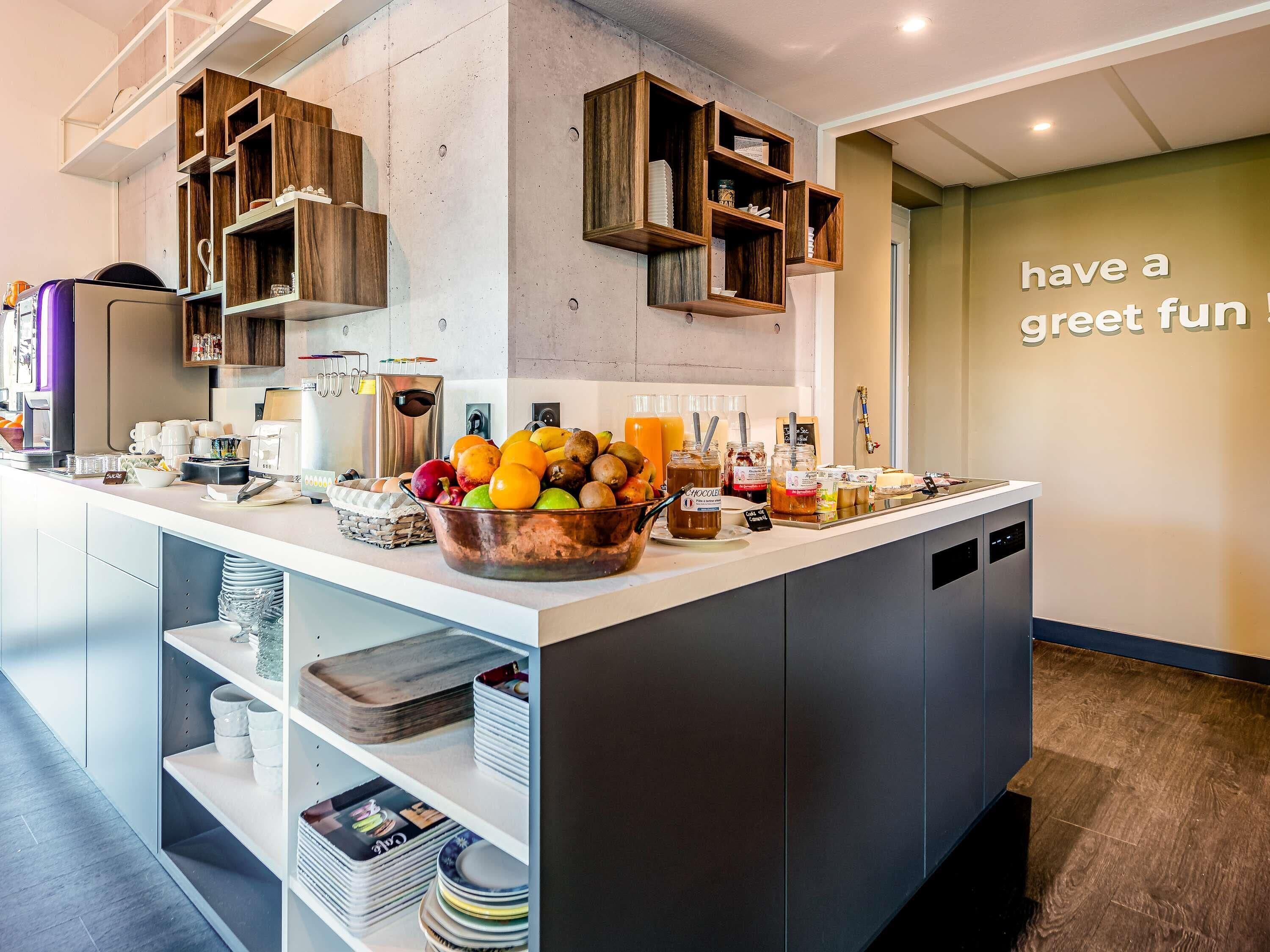 Petit déjeuner buffet servi tous les jours en supplément