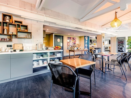 Daily buffet breakfast (EUR 11 per person)