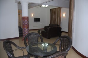 In-room dining - Kingsbridge Royale Hotel (Accra)