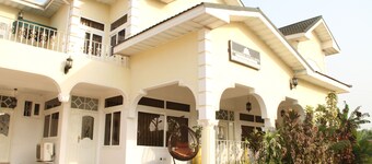 Kingsbridge Royale Hotel