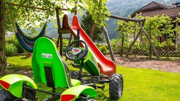 Children’s play area – outdoor