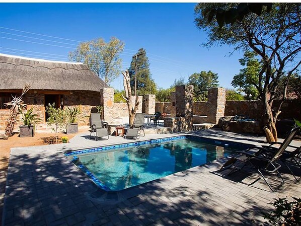 Kolam renang outdoor