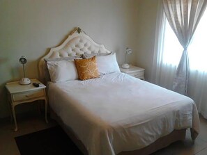 家庭房 | 办公桌、免费 WiFi、床单