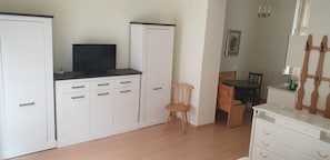 Double Room | Living area | TV - Pension Apostel (Wismar)