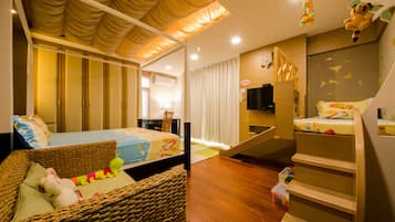 Family Triple Room, 1 Bedroom, Bathtub | 1 bedroom, premium bedding, soundproofing, cots/infant beds