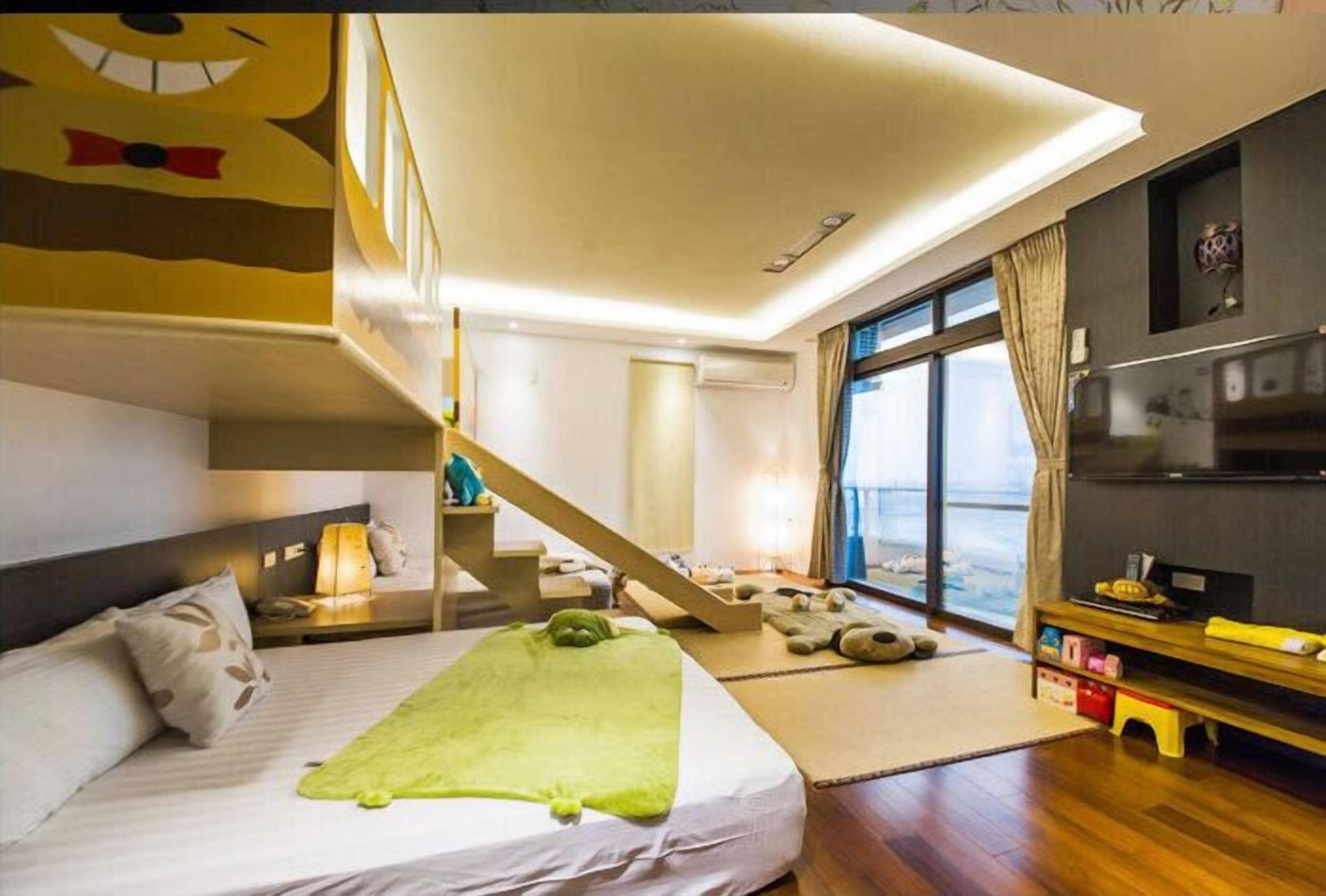 Habitación familiar, 2 camas matrimoniales, balcón, torre | Ropa de cama de alta calidad, insonorización, cunas y wifi gratis 