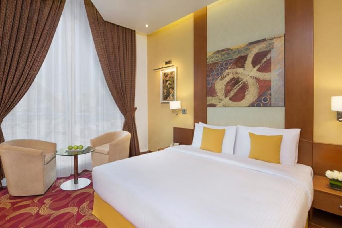 Premium bedding, minibar, in-room safe, soundproofing