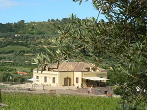 Fachada de la propiedad