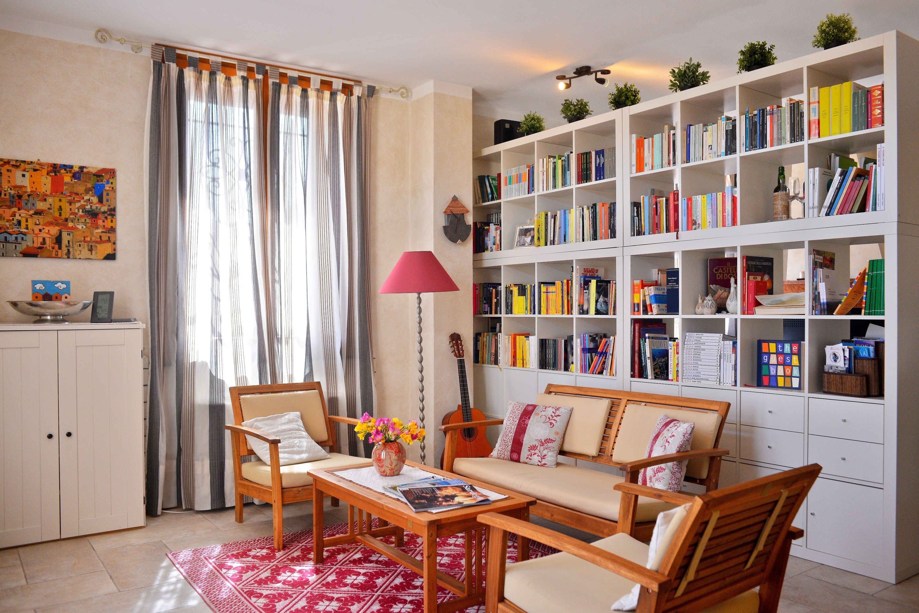 Check-in/check-out kiosk