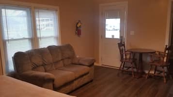 Cabin, 2 Bedrooms | Free WiFi, bed sheets