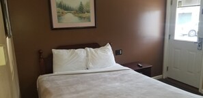 Rom – basic, 1 queensize-seng | Wi-fi (inkludert) og sengetøy