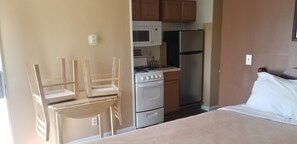 Basic Room, 2 Queen Beds