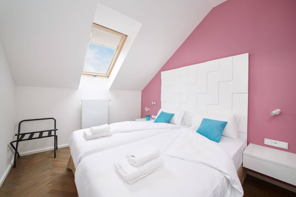 1 bedroom, in-room safe, blackout curtains, soundproofing