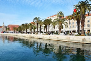 Pool - Hotel Adriana (Split)