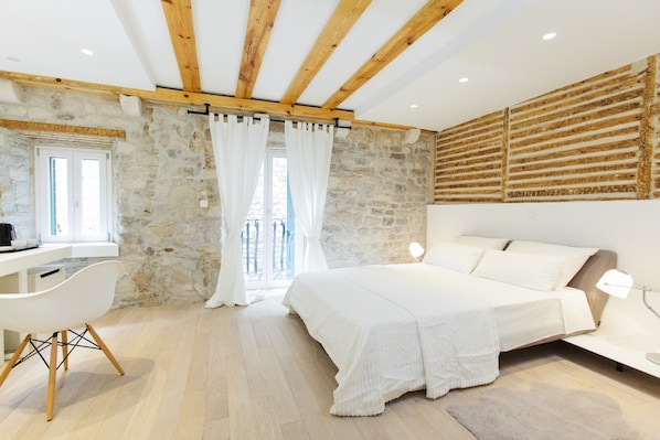 Delux Double Room, Balcony, City view | Minibar, in-room safe, desk, blackout drapes - Grgur Ninski Rooms (Split)