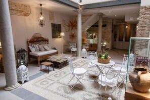 Interior - Palacio Almagra (Granada)