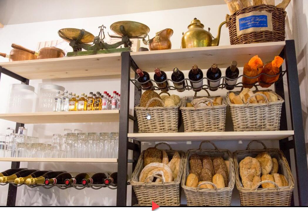 Café da manhã continental todos os dias (EUR 15 por pessoa) 