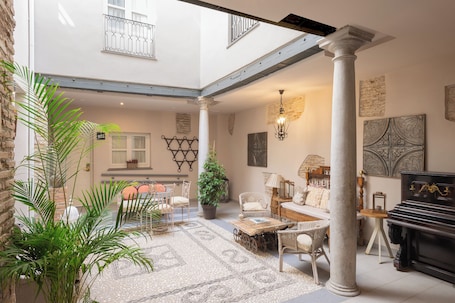 Apartamentos Luna Suites Palacio Almagra