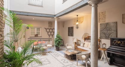 Apartamentos Luna Suites Palacio Almagra
