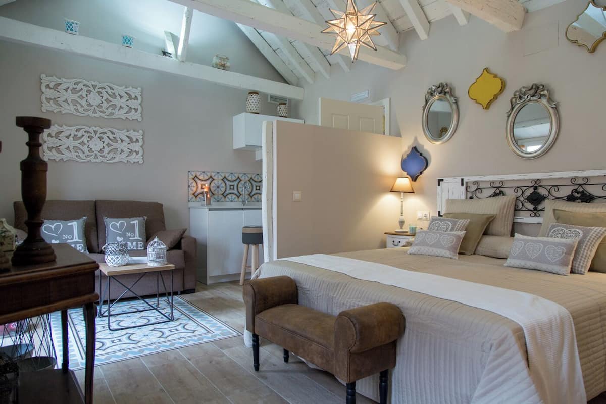 Premium bedding, in-room safe, soundproofing, iron/ironing board