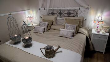 Roupas de cama premium, cofres nos quartos, quartos à prova de som