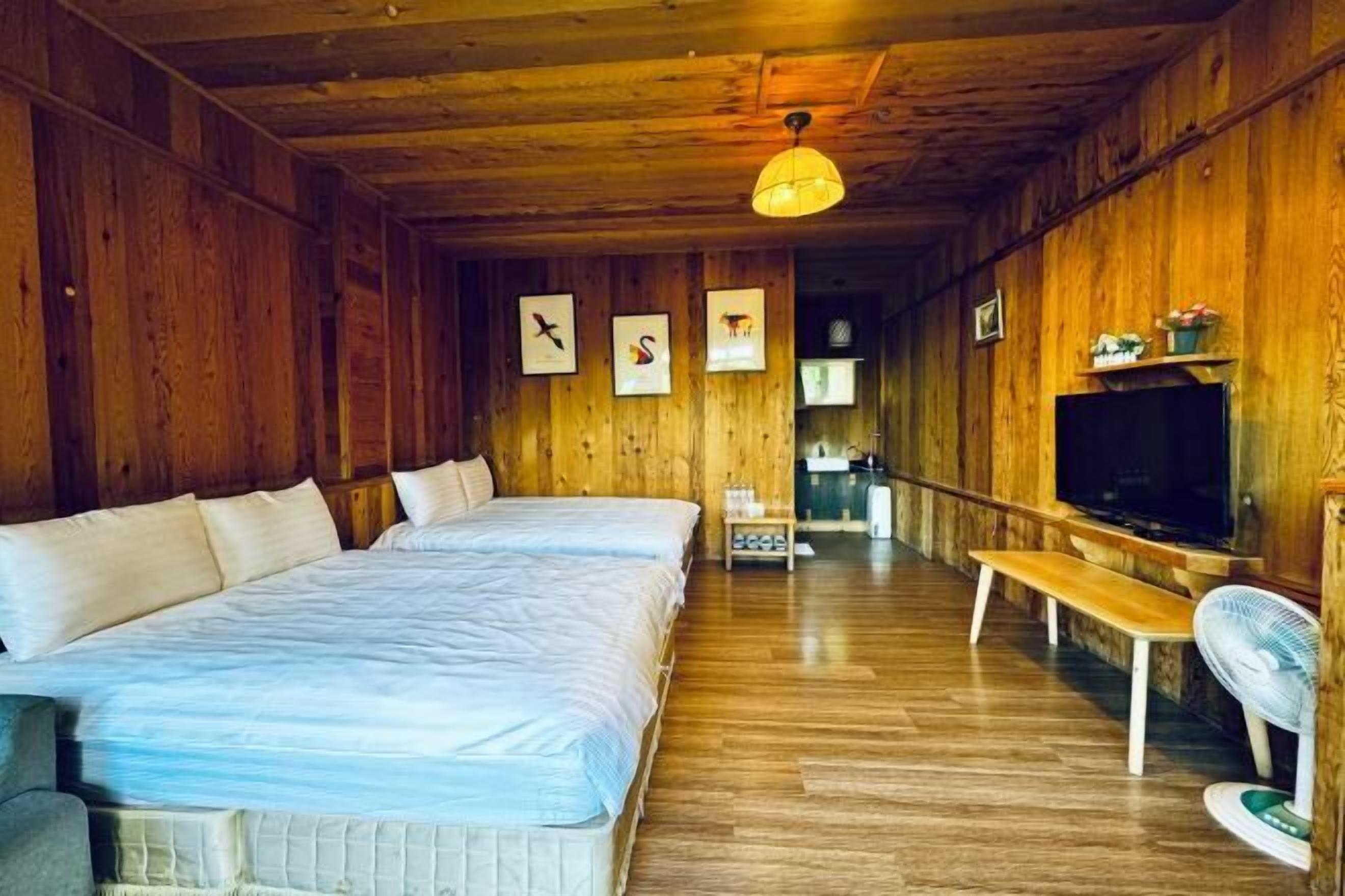 Down comforters, free WiFi, bed sheets