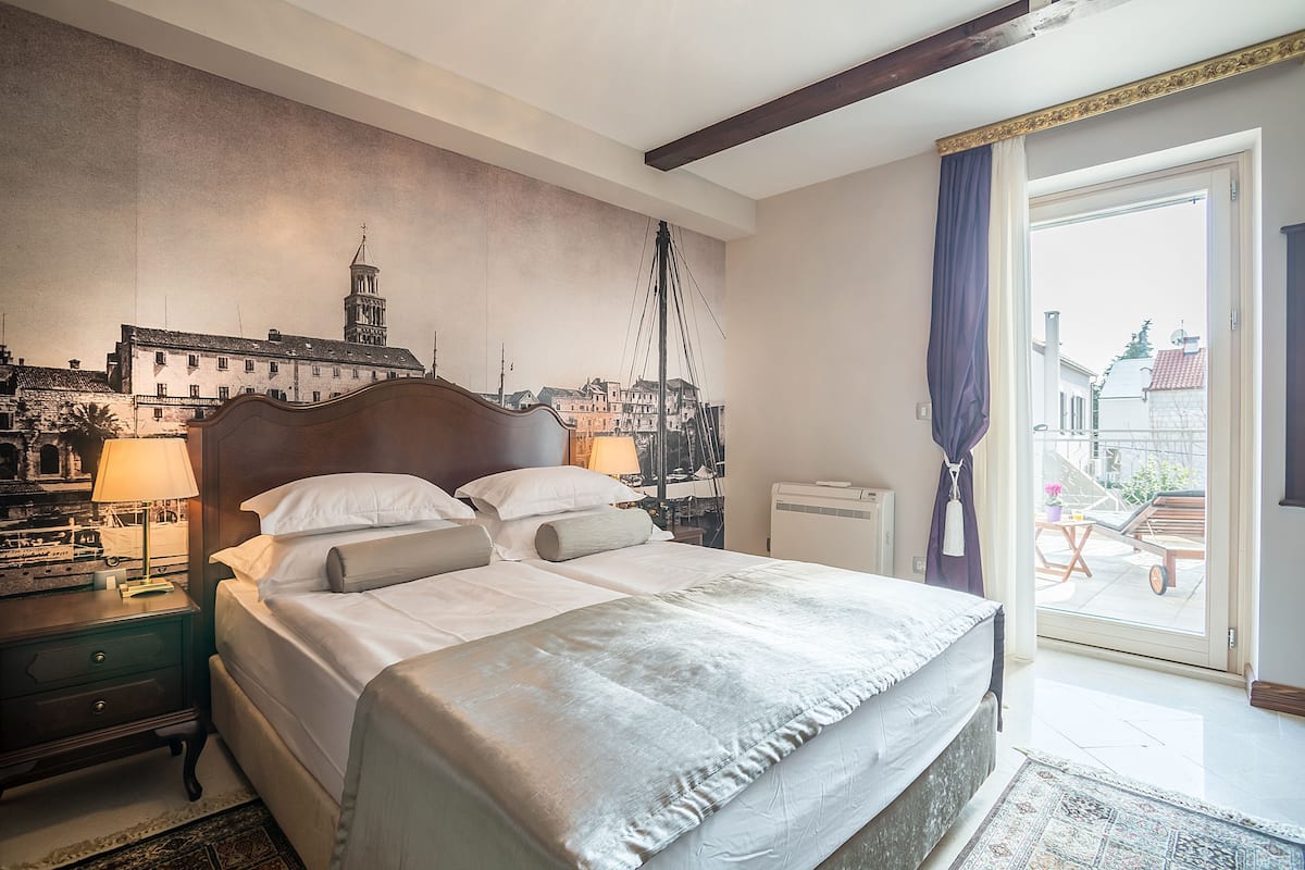 Superior Double Room, Terrace | Premium bedding, minibar, in-room safe, soundproofing