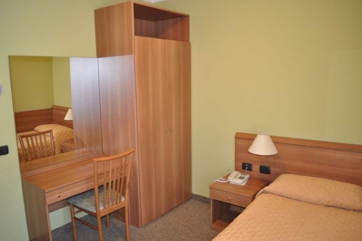 Economy Room | In-room safe, desk, free cots/infant beds, free WiFi