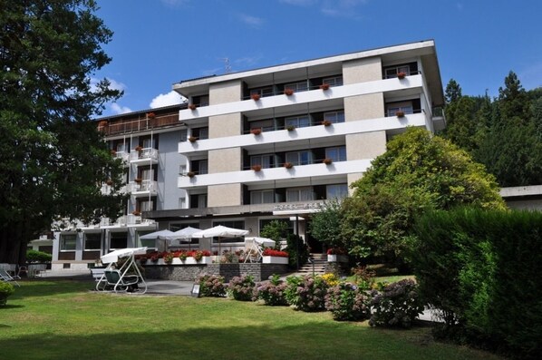 Front of property - Hotel Premeno (Premeno)