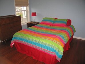 Standard House, 3 Bedrooms | 1 bedroom, iron/ironing board, free WiFi - Walk Away Stays Vacation Rentals Buffalo (Tonawanda)