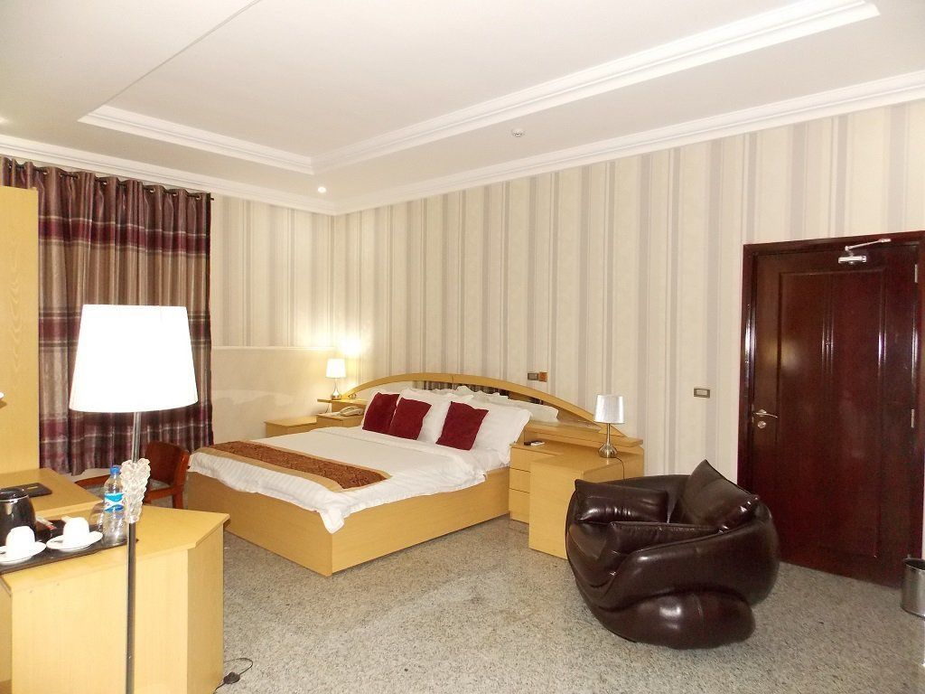 In-room safe, free WiFi, bed sheets