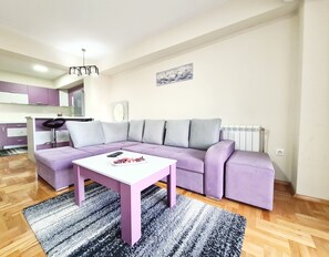 Deluxe Apartment | Living area