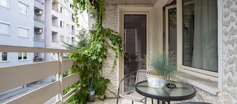 Urban Hostel & Apartments