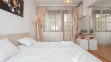 Standard Double or Twin Room, 2 Twin Beds, Private Bathroom | Hypo-allergenic bedding, in-room safe, soundproofing, iron/ironing board