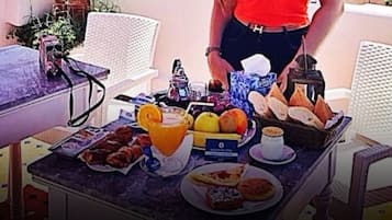 Tägliches inbegriffenes großes Frühstück
