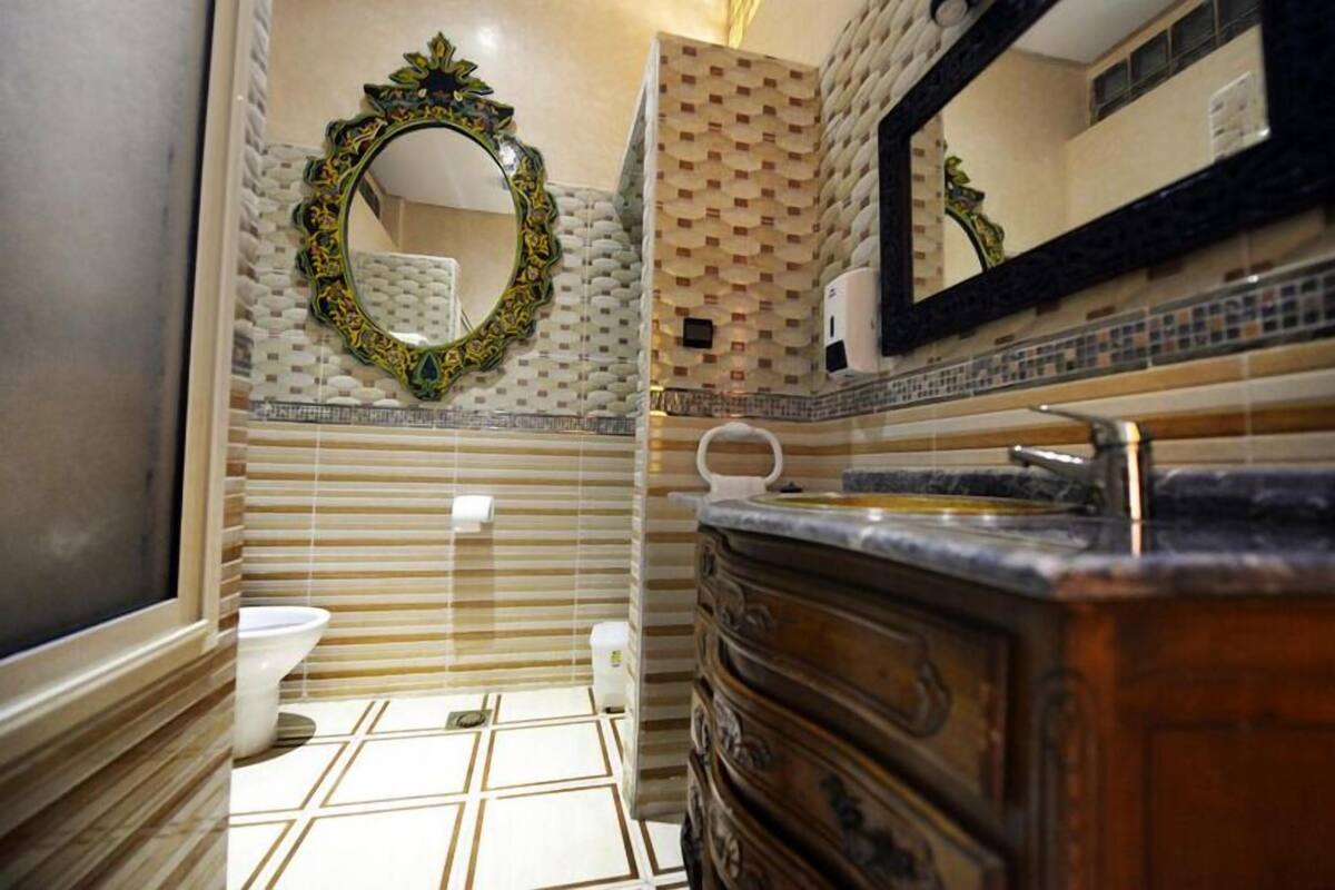 Double Room | Bathroom shower