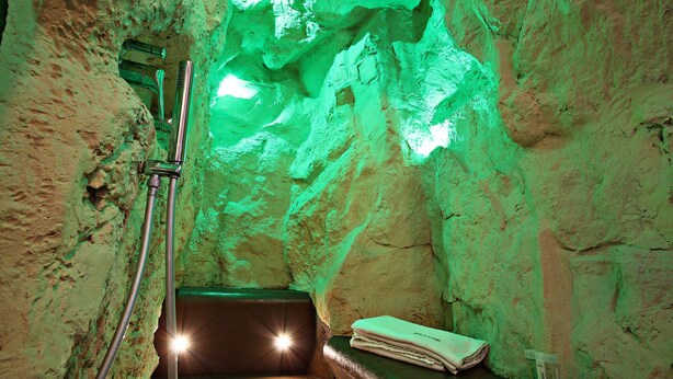 Junior Suite (Grotto Spa iZen) | Bathroom shower - Irooms Central Station (Rome)