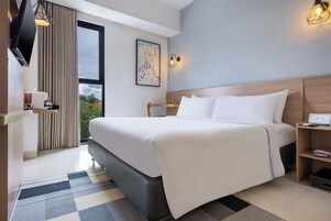 In-room safe, desk, soundproofing, WiFi (free)