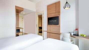 Kamar Superior | Brankas, meja kerja, kedap suara, dan Wi-Fi gratis