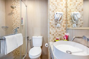 Deluxe Premier Room | Bathroom