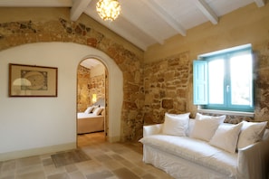 Suite Royal, 2 habitaciones | Ropa de cama de alta calidad, minibar, caja fuerte