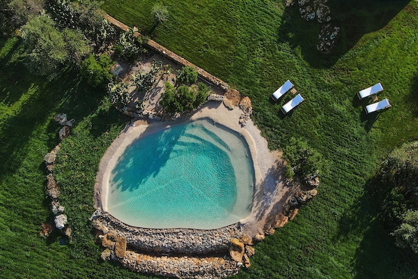 Kolam renang outdoor musiman